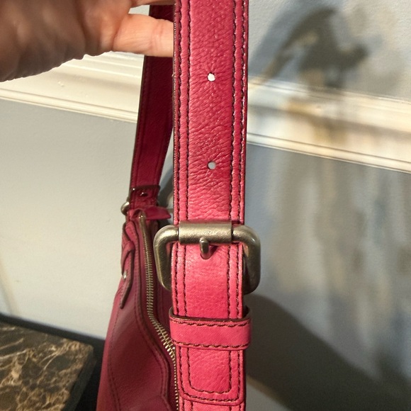 Fossil Pink Leather Shoulder Bag with Key Charm - Picture 15 of 16